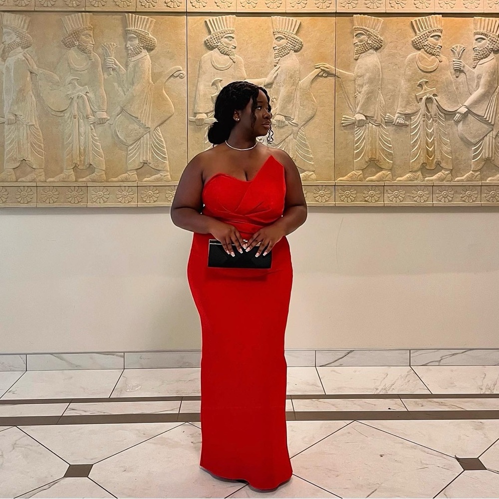 Stunning and comfortable bandage red gown